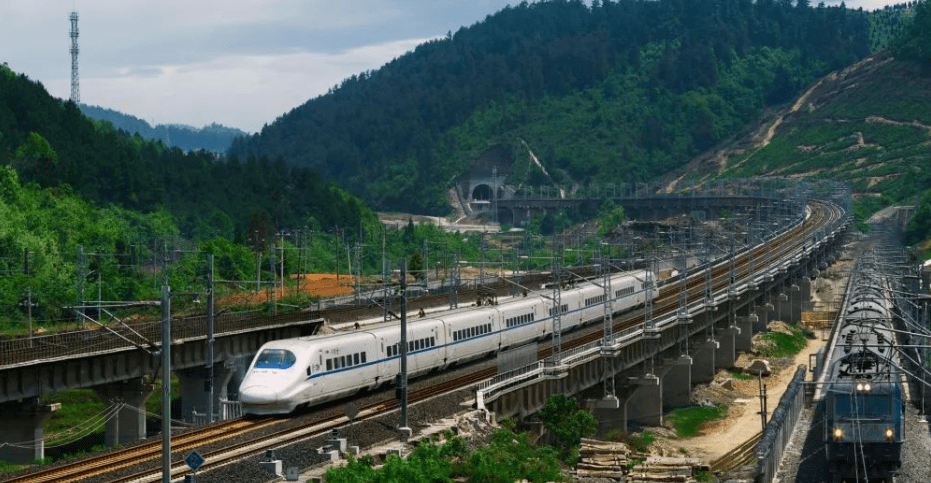 更好地发展,对于出行效率有更高的要求,也就有了贵广高铁提速的计划