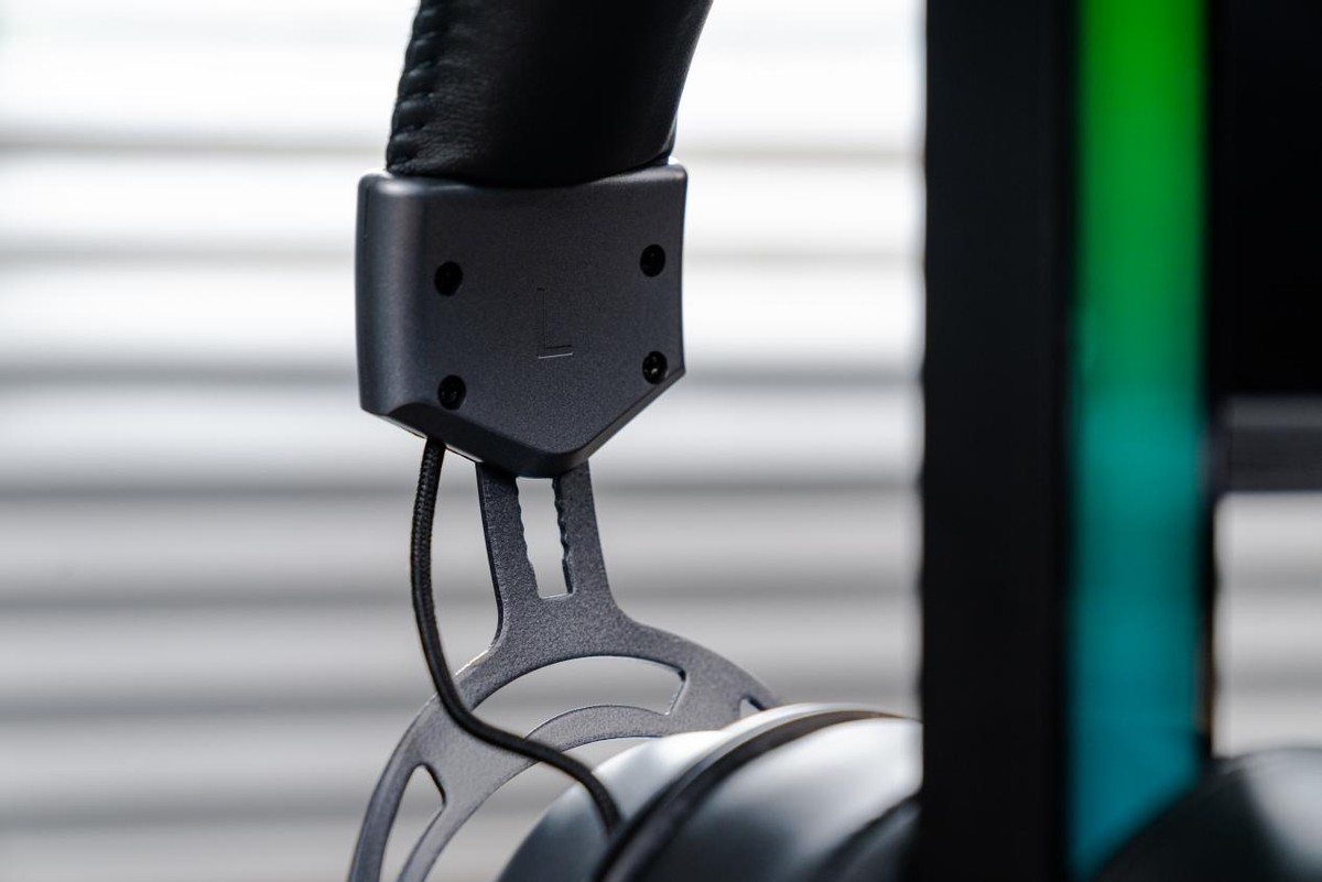 双模无线连接、双音腔 雷柏VH800游戏耳机测评