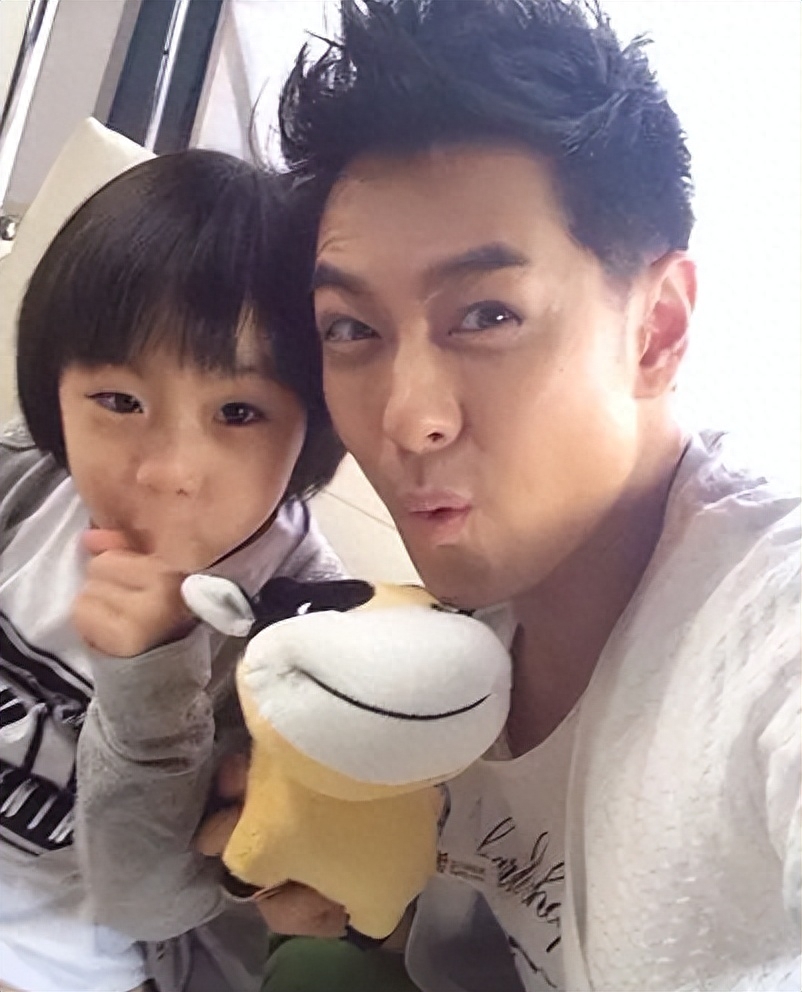 林志颖采访畅谈生活琐事,推荐林俊杰来披哥,kimi处于青春叛逆期_kimi