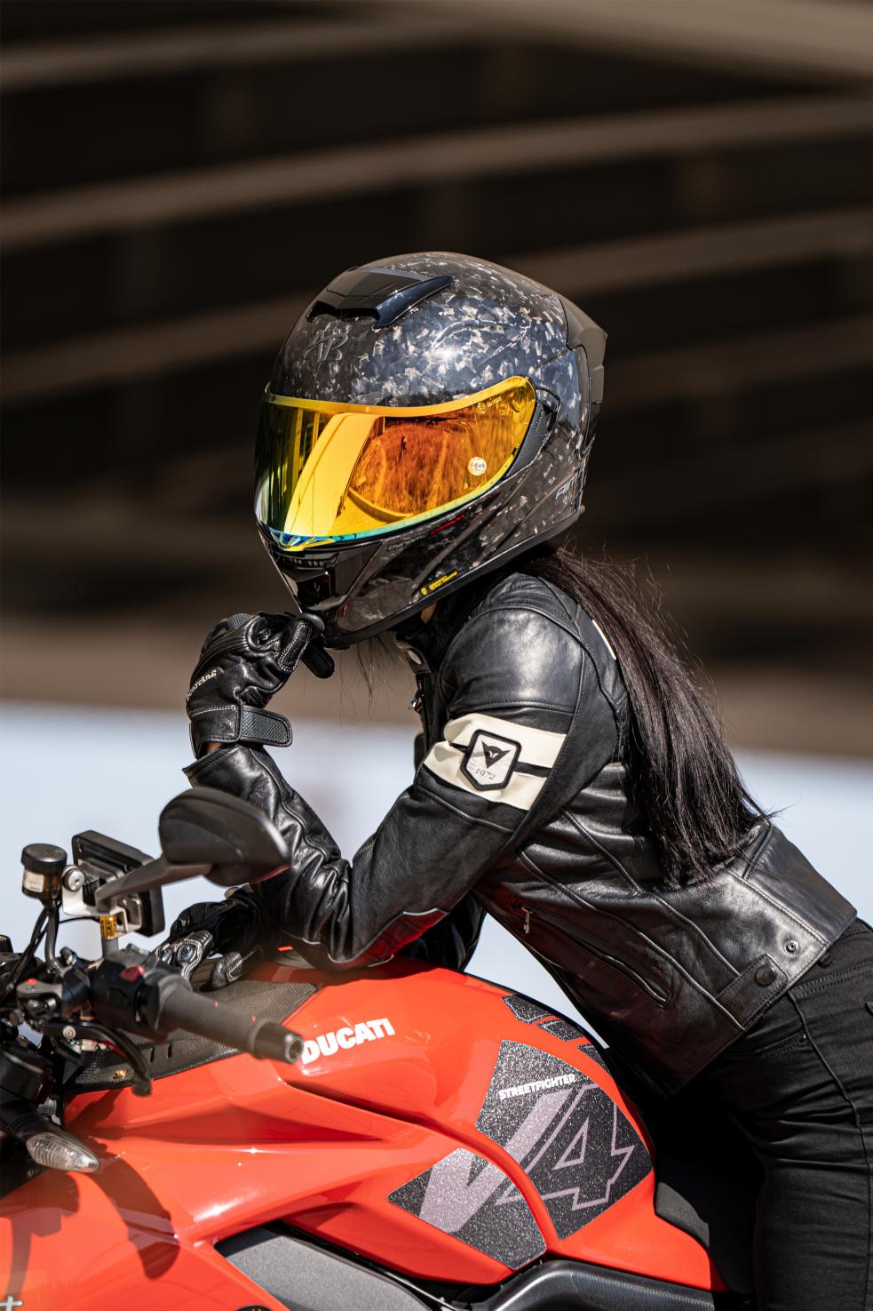 文锦ar品牌摩托车头盔:轻巧,实惠,abs摩托车头盔值得你拥有