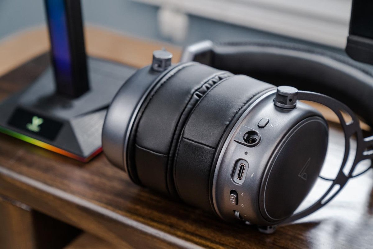 双模无线连接、双音腔 雷柏VH800游戏耳机测评