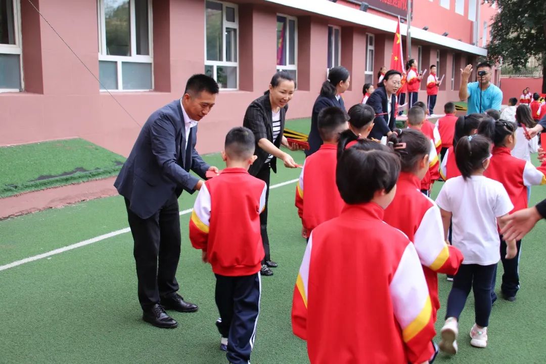 以心迎新 扬帆起航——哈尔滨市解放小学开学典礼暨迎新仪式_学子