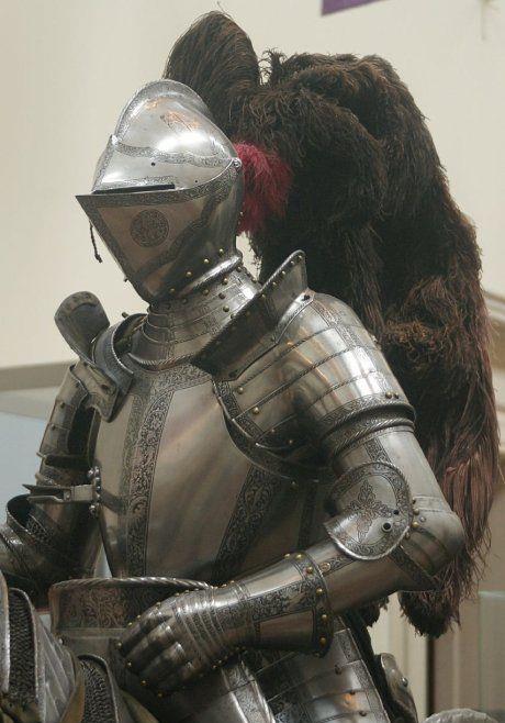 看看中世纪昂贵的骑士_战马_装备_索里达