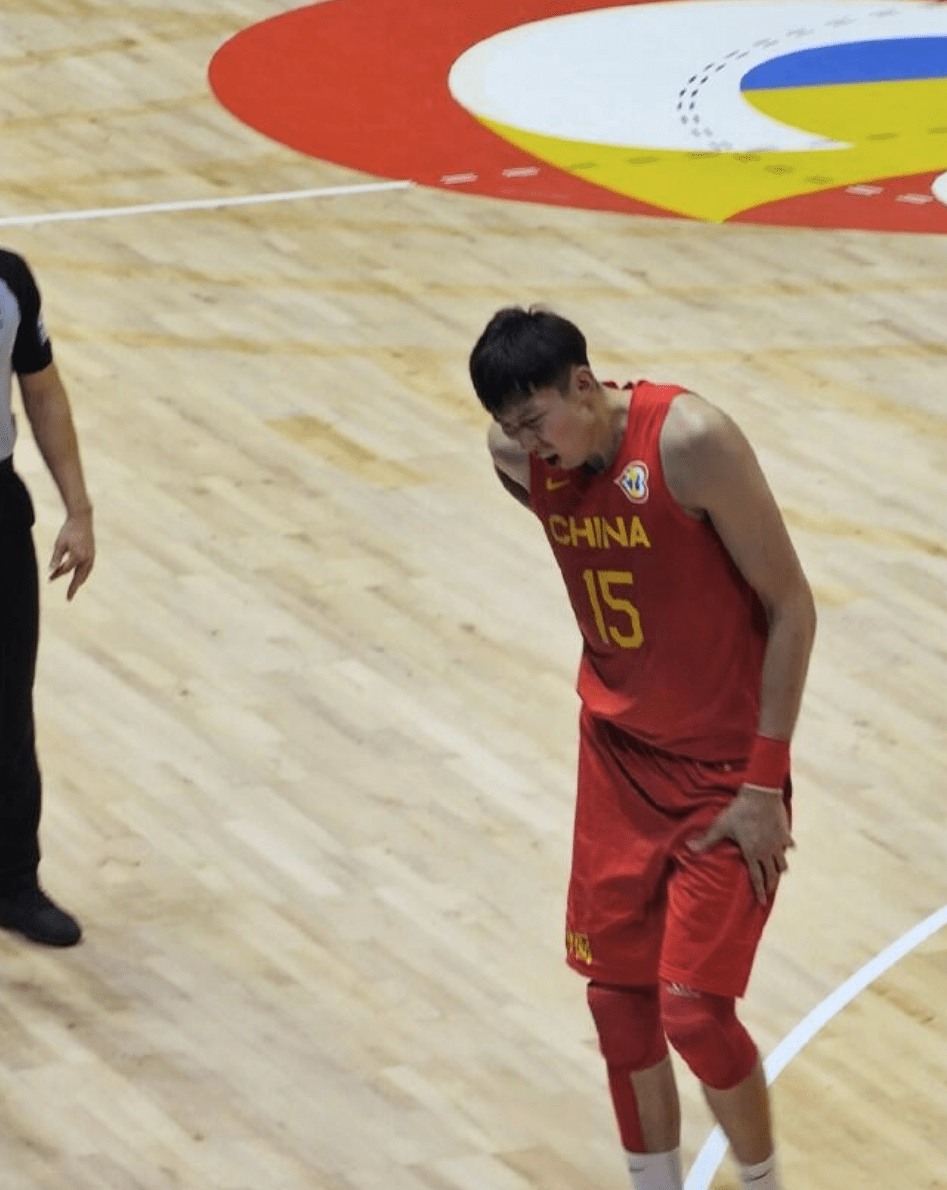 周琦伤退,日本赢球!