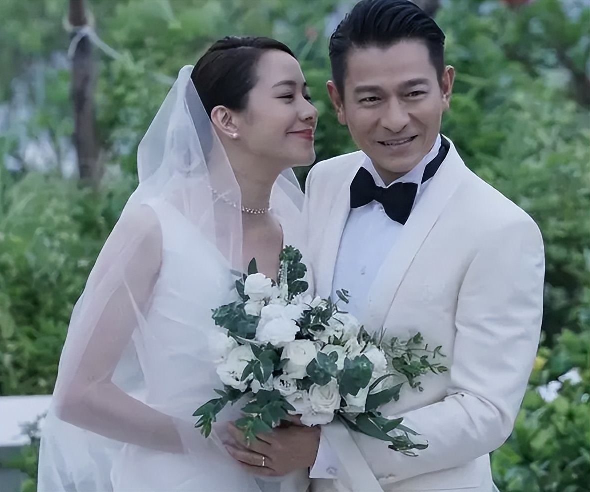 错付15年感情,张学友为她不惜与梅艳芳"闹翻",女神不值啊!