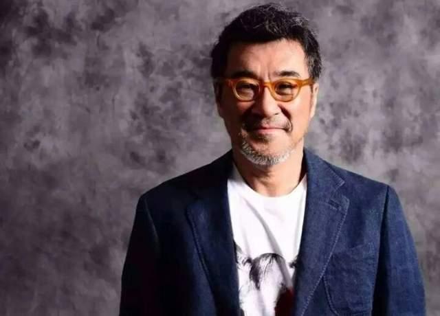 63岁的李宗盛近况曝光:头发花白显老态,看起来像吉他工匠_张艾嘉_音乐
