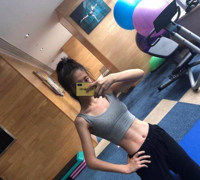 42岁刘涛健身10年,气质依旧,与老公同框如"父女"一般_锻炼_王珂