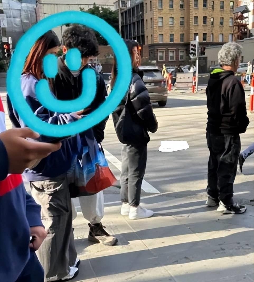 lucas女友疑曝光!