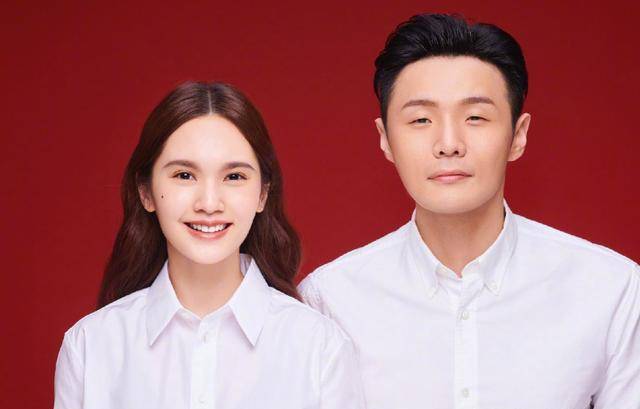 明星结婚证件照:张若昀大笑,杨颖画风清奇,吴京的才预想不到_李荣浩