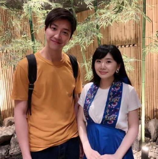 再配上1米55的身高,即使是两个孩子的妈妈,福原爱看着也就像一个小