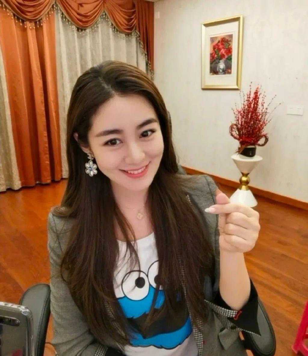 所以也希望毕畅姐姐越熟越美,能收获事业的第二春吧~~这种女演员现在