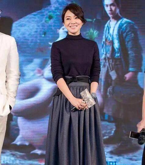 都说景甜撞脸闫妮,掌柜的碰上大甜甜能赢吗?_黑色_大衣_胡歌