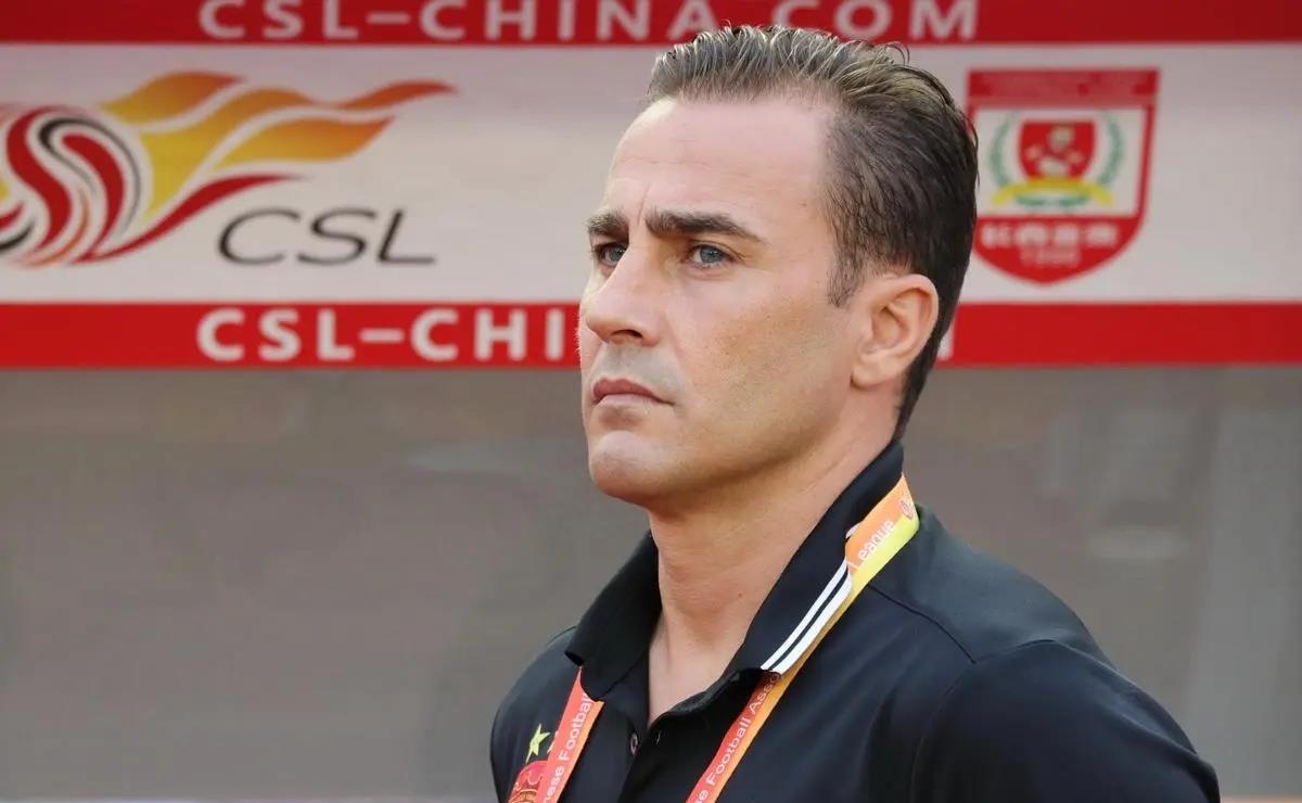 正式上任,足协宣布新职务,74岁里皮重回中国男足,女友发声助阵_国足