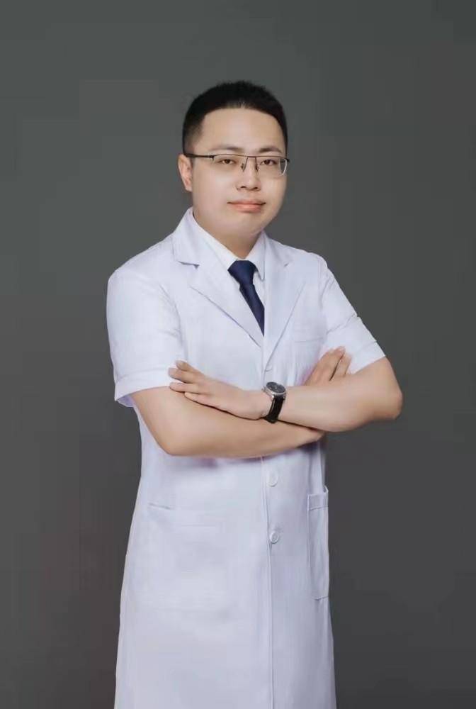 乌鲁木齐天牙口腔医院专家团马振龙种植院长简介_技术_临床_诊疗