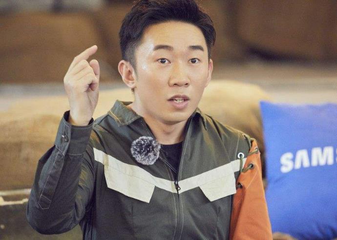 杨迪个人信息被泄露,照片住址学历都有,为自保被迫换手机号?