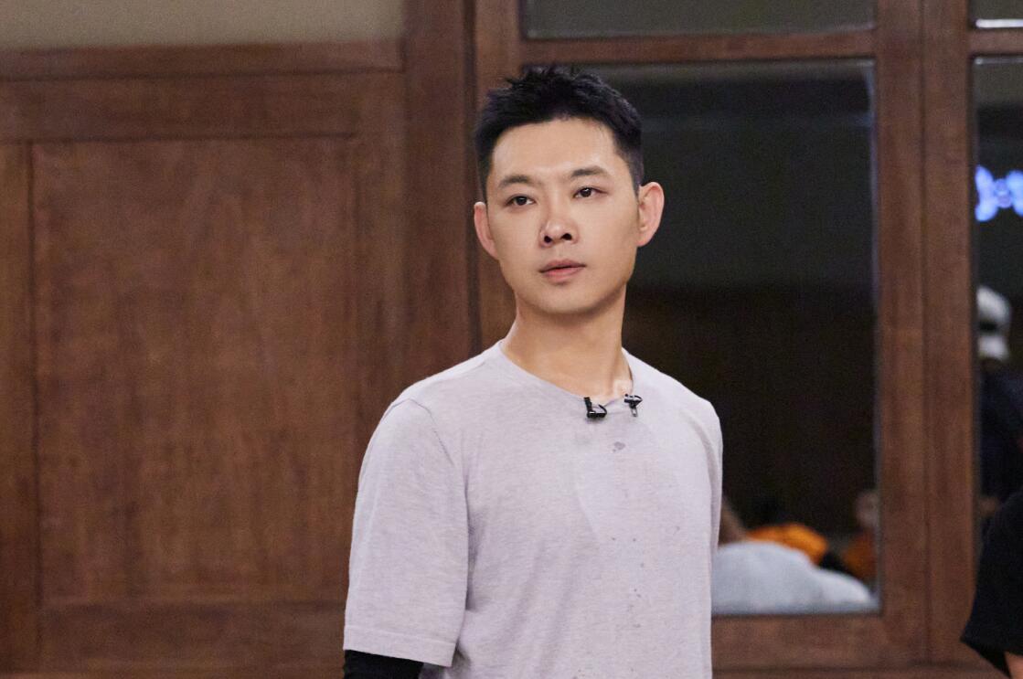 宝石老舅说出了观众最想说的心里话,《披哥》节目组彻底被打脸_哥哥