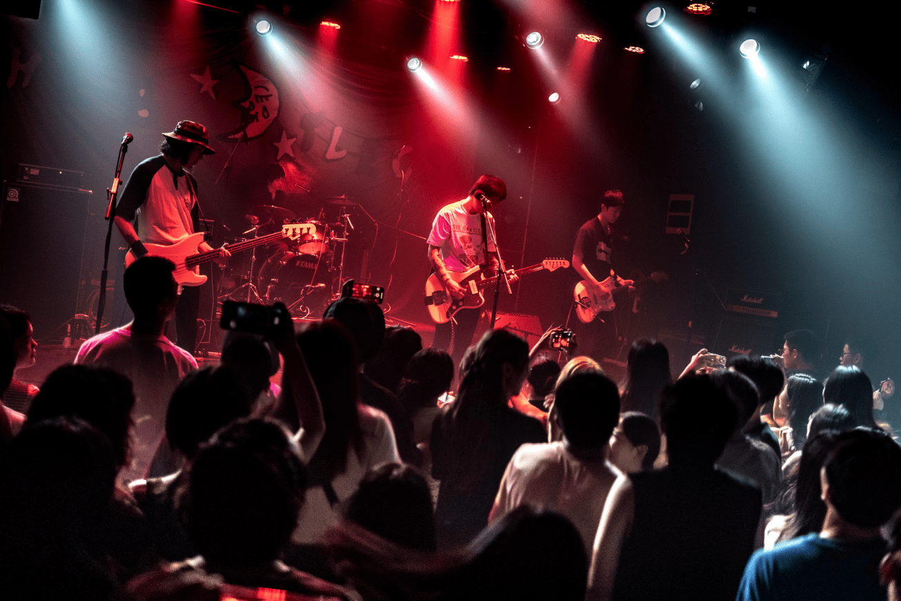 靴腿乐队 | 一杯冒着气泡的青岛啤酒_赵弘和_音乐_宝丽来