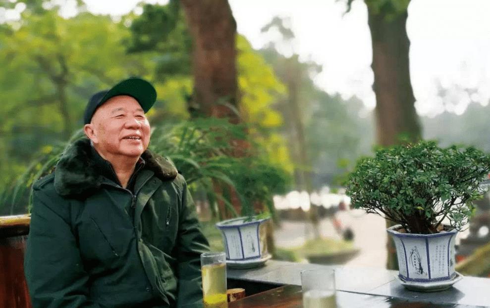 中国倒爷牟其中:罐头换飞机,发射卫星获利,75岁出狱又有新动作_中德