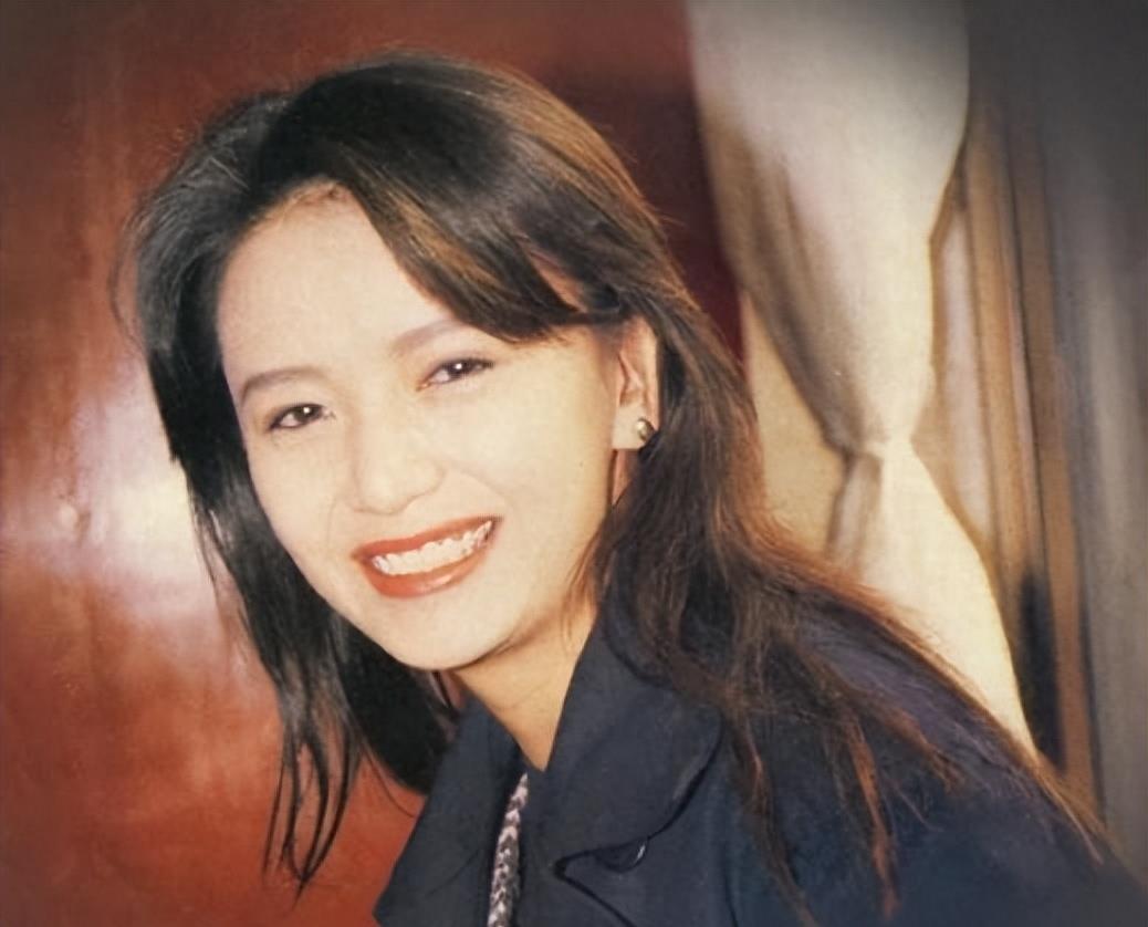 曾是梁朝伟初恋,如今求内地剧组给工作,曾华倩:我还有几分姿色_香港
