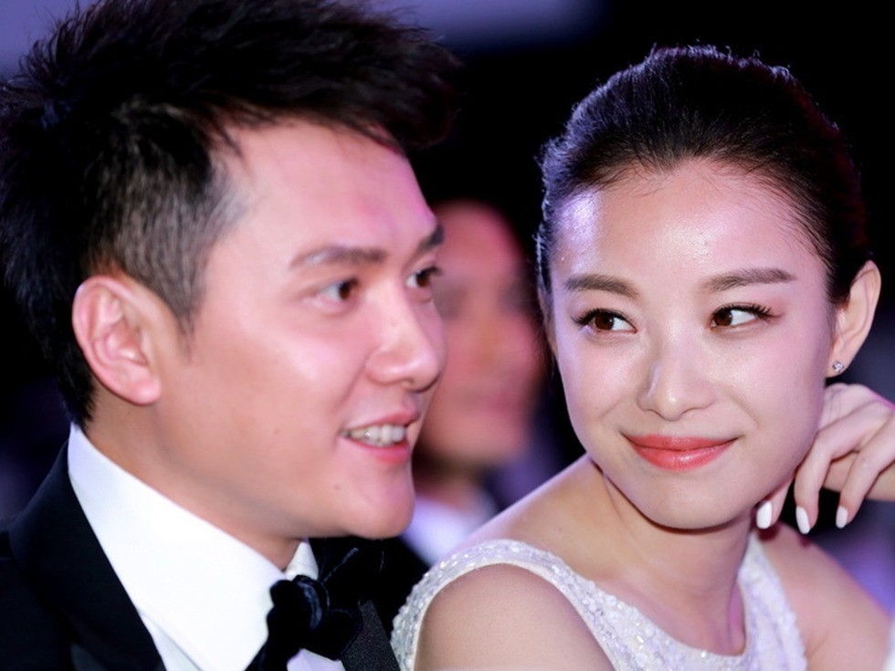 赵丽颖离婚两年事业飞升,将出演陈可辛新片,前夫冯绍峰处境尴尬_合作