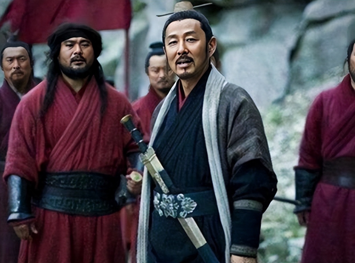 赵匡胤杯酒释兵权时,唯独漏掉了一个人,最后被他夺去了宋朝江山_兄弟