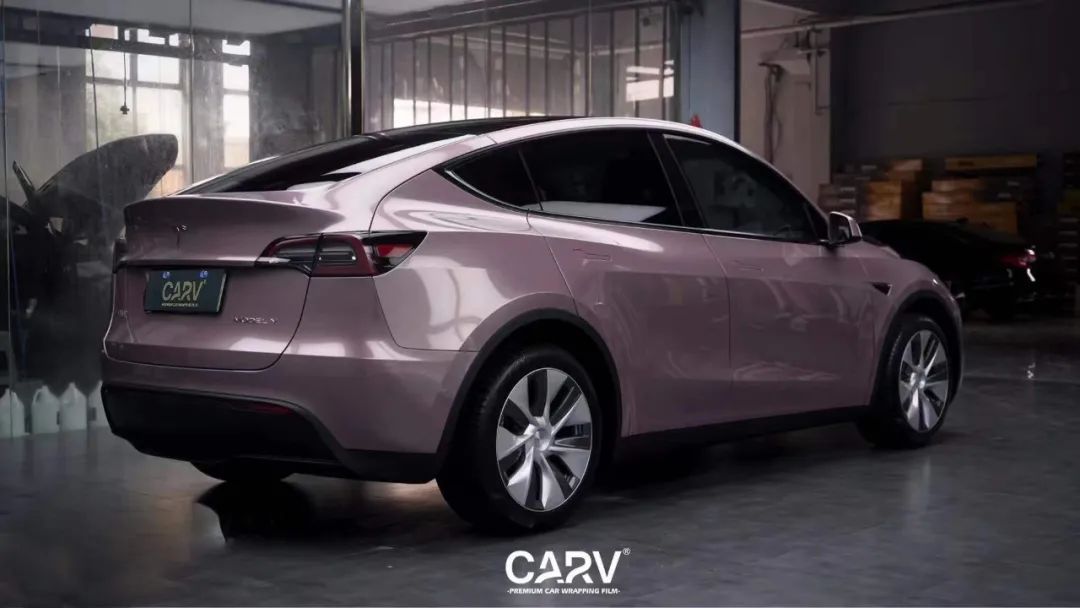 特斯拉modely卡孚carv改色膜冰莓粉,浪漫宇宙中的冰美人_抵抗_带着