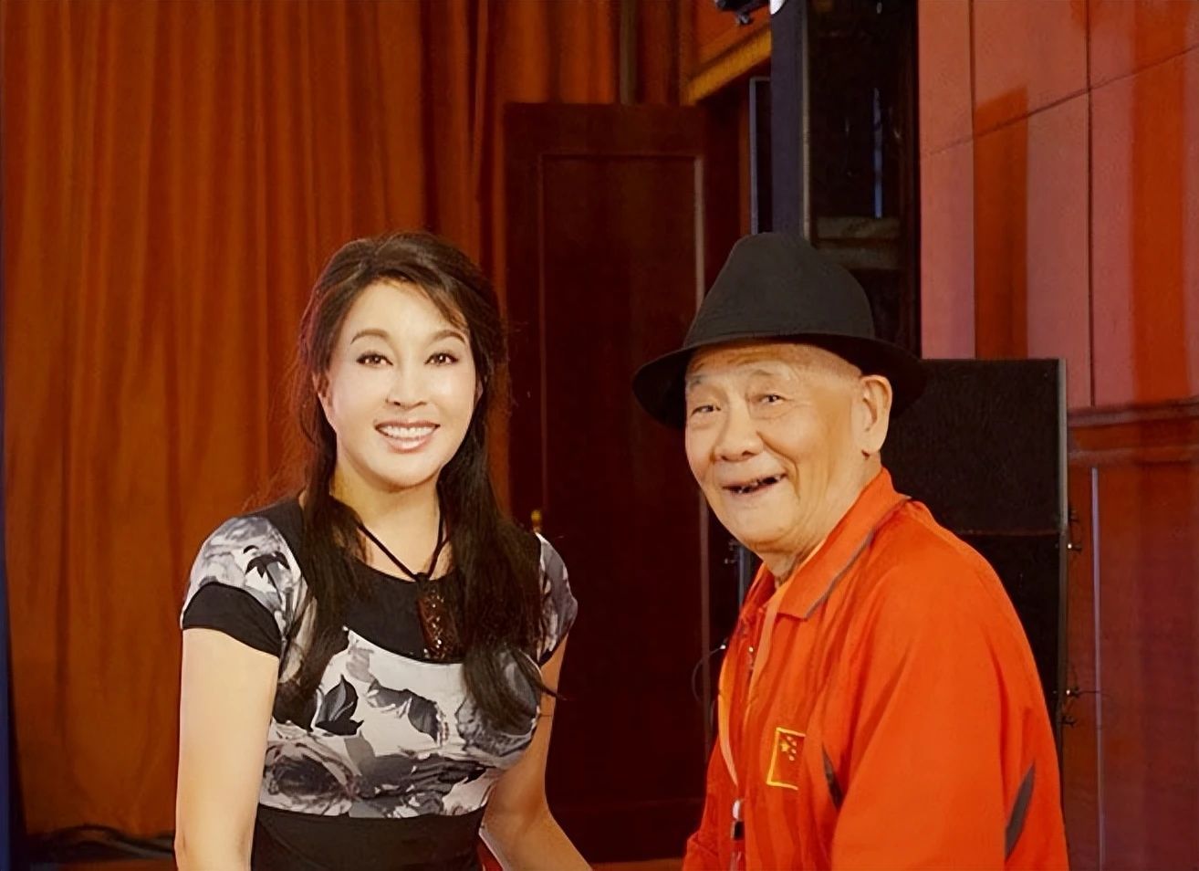 电影《神秘的大佛》公映当天,导演放声痛哭,主演刘晓庆也哭了_张华勋