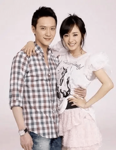 冯绍峰分手了,我们来看看这名豪门阔少的"潇洒爱情"_赵丽颖_网友_胡