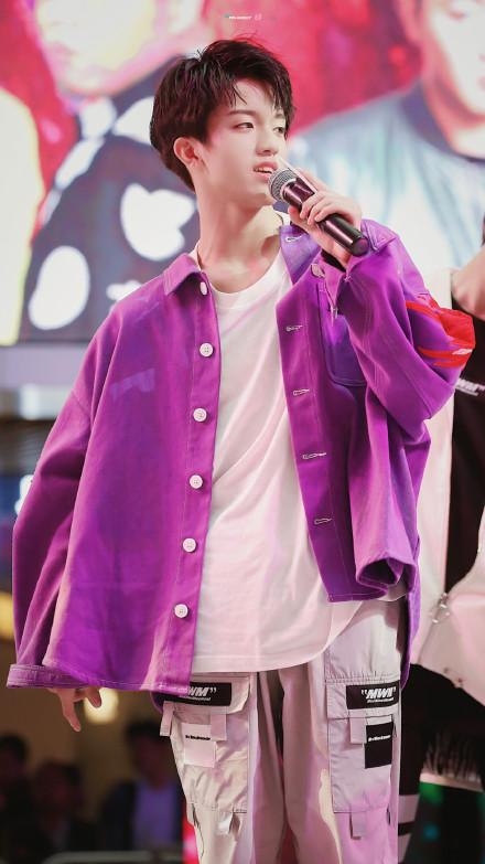 昔日的"台风四子"各自分道扬镳,独自发展,四人四条路_丁程鑫_孙亦航