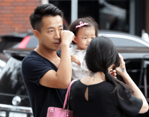 大s汪小菲当庭对峙,离婚后二人初次同框,大s近况引人注目_孩子_什么