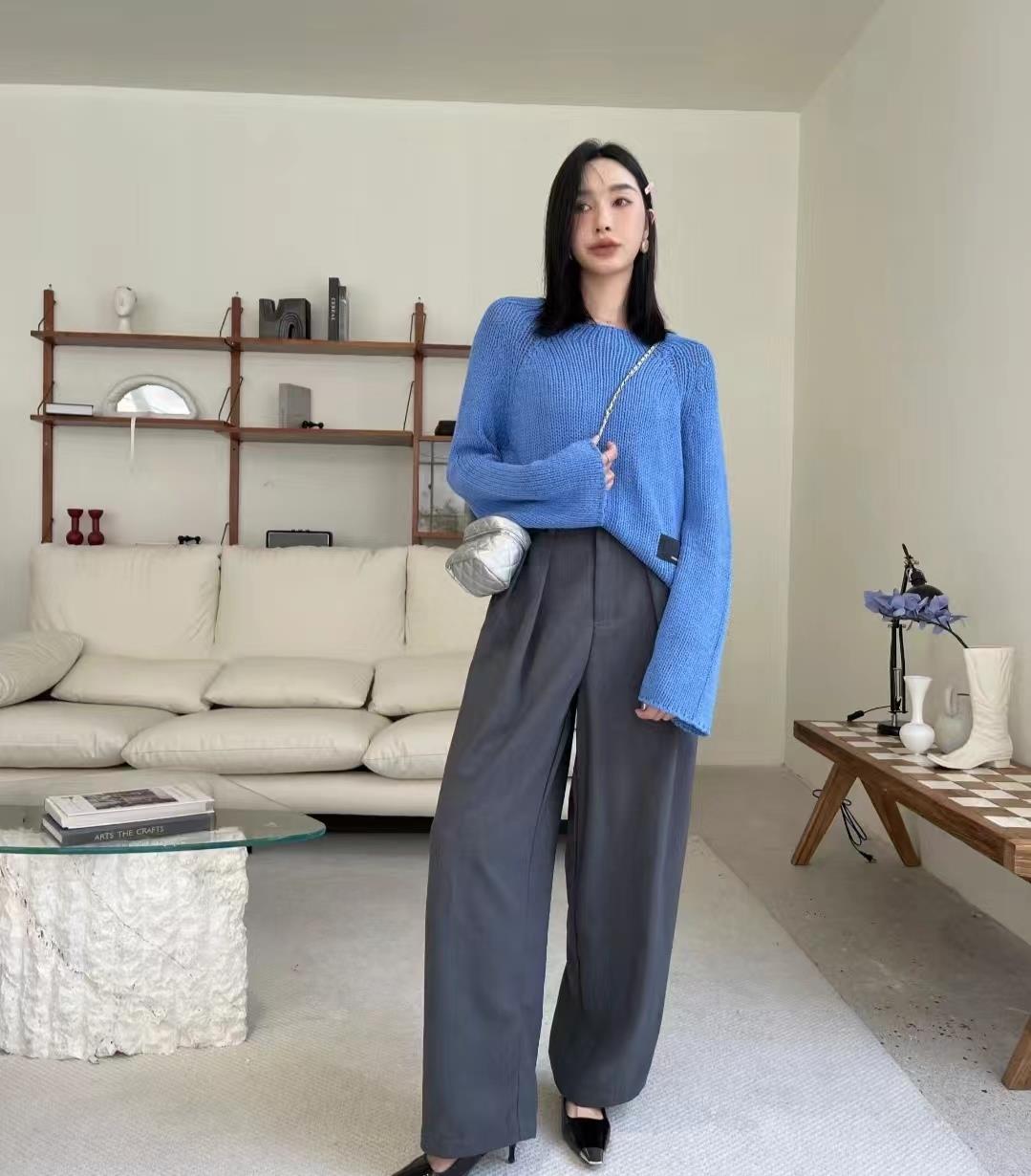 秋天穿针织衫,搭配这3款裤子显瘦又时髦!_look_毛衣_黑色