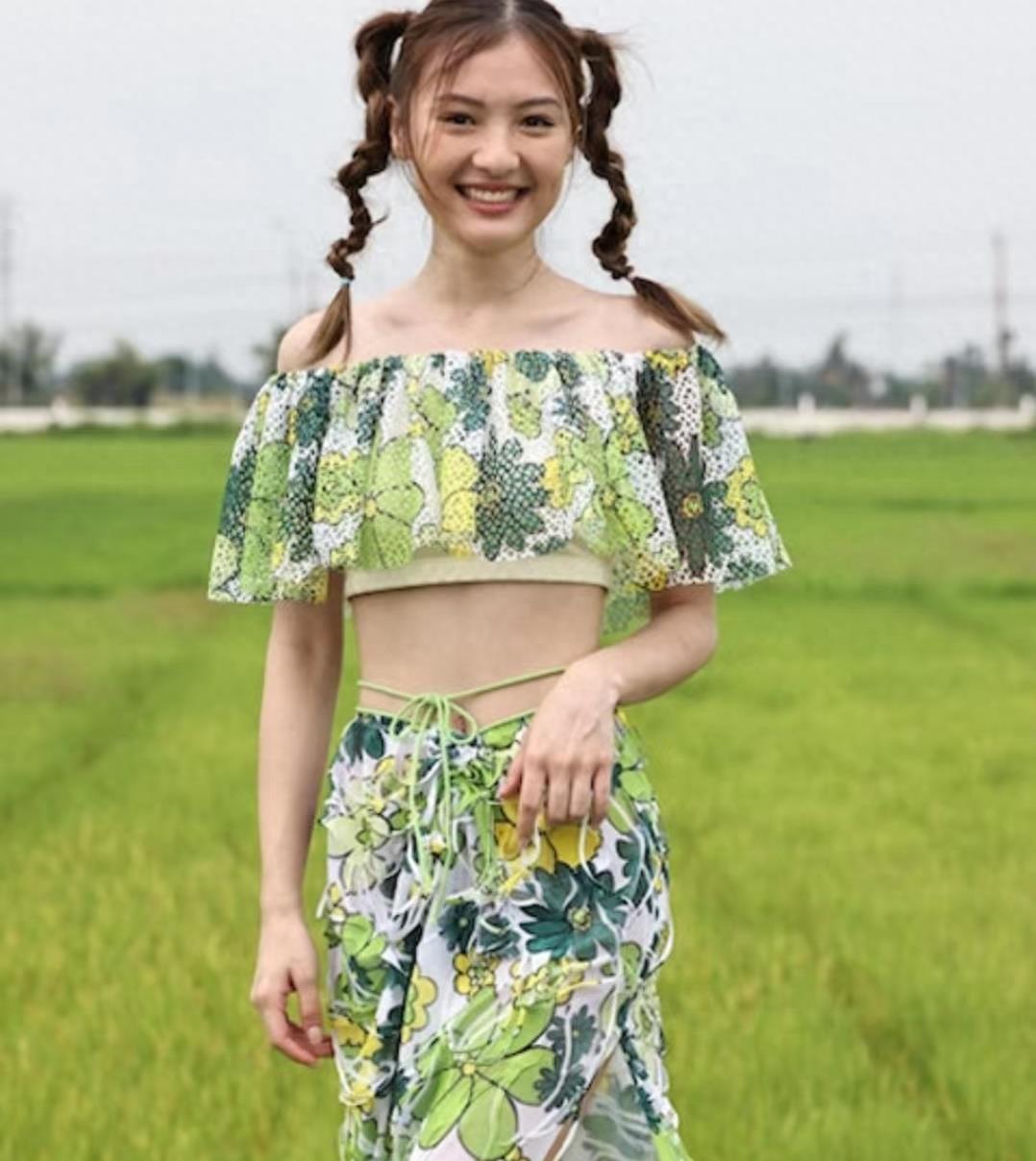 新晋港姐亚军被曝是双面人,就连朋友也都是向别人借的_王怡然_父母