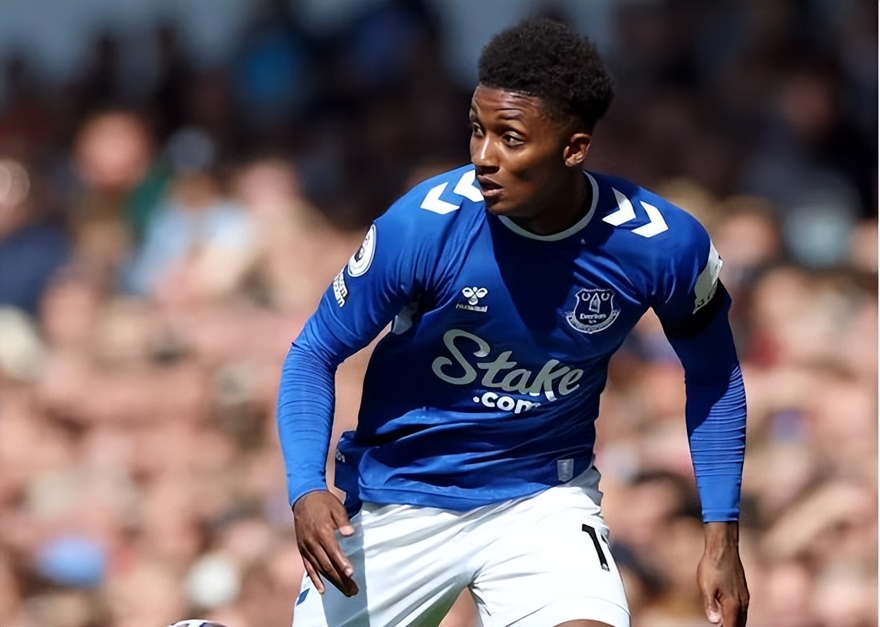 领跑巴西天才争夺战 阿森纳或冬窗追葡萄牙国脚_莫斯卡多_埃弗顿_内托