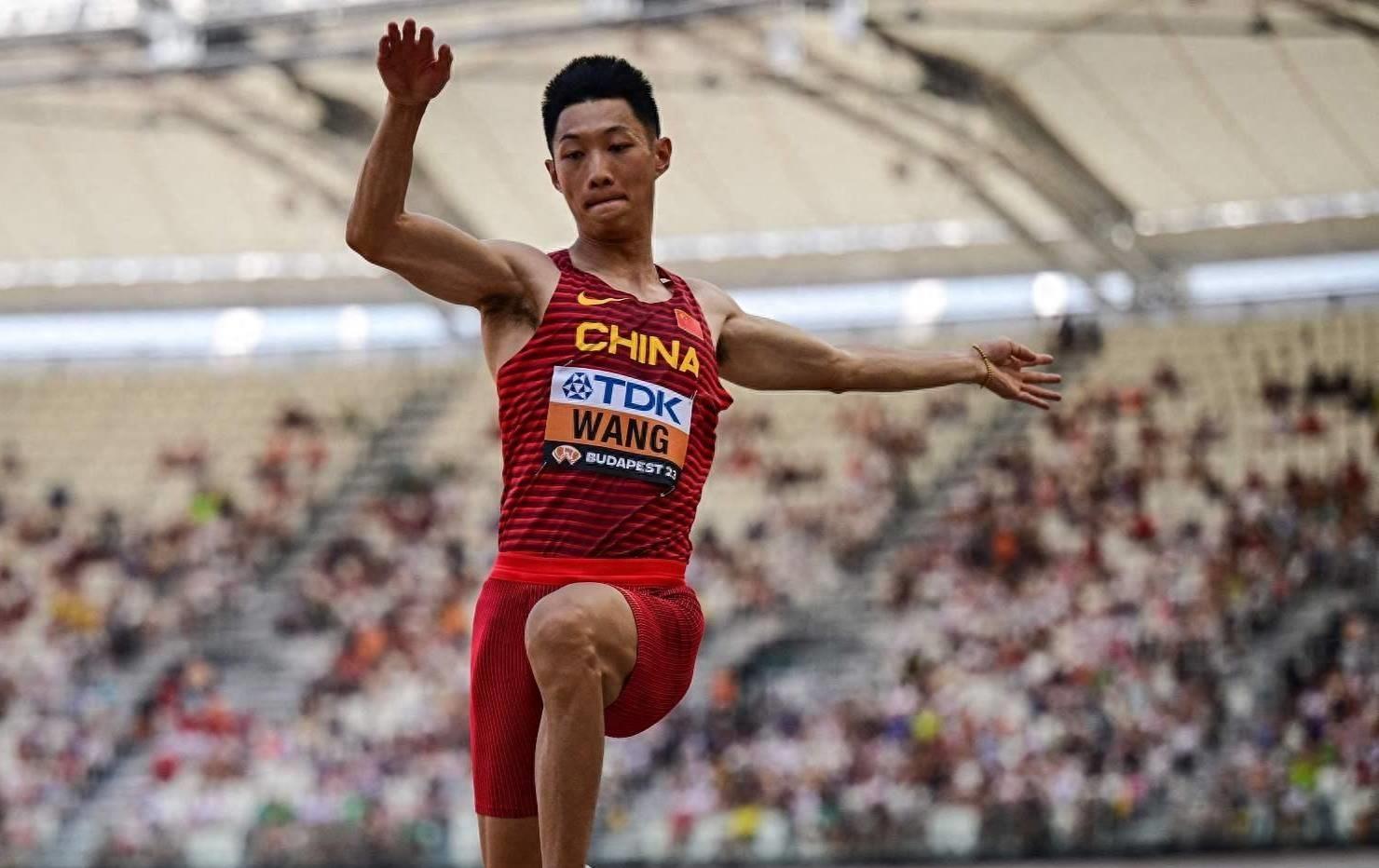 跳远世界冠军大爆发,网友:后刘翔时代最伟大男选手_比赛_体坛_文案