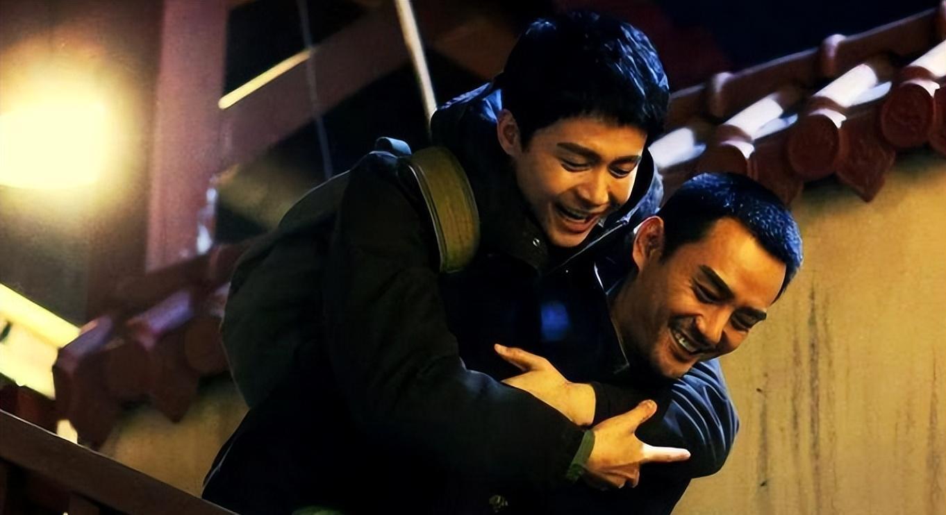 王凯:曾被正午力捧,当红却淡出,他到底怎么了?_张翰_父母_工作