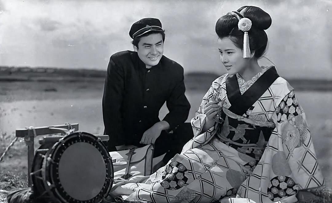 《伊豆的舞女》吉永小百合版本获得川端康成认可,山口百惠神话的起点
