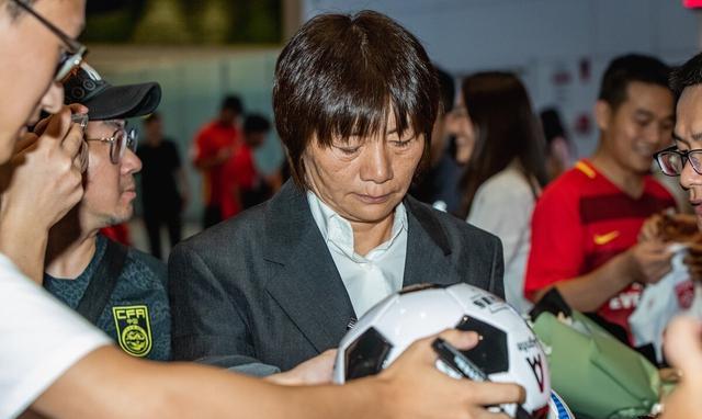 中國女足公布名單，排除部分球員遭質疑，引發輿論關注