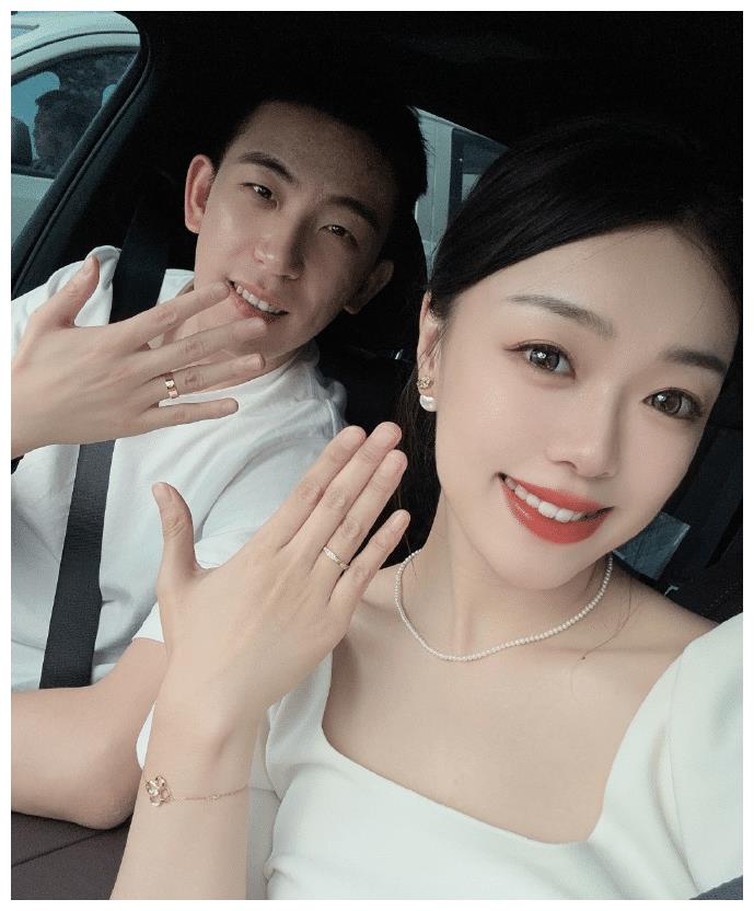 国乒名将官宣喜讯,妻子颜值相当高,曾击败樊振东卫冕全国冠军_马特