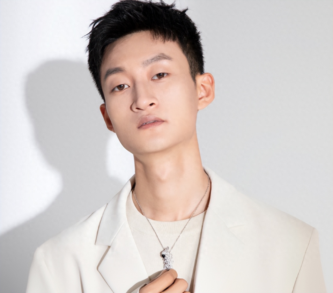 散打哥联手"外星人"陈山,连麦质问天道,向其索要百万解约费!
