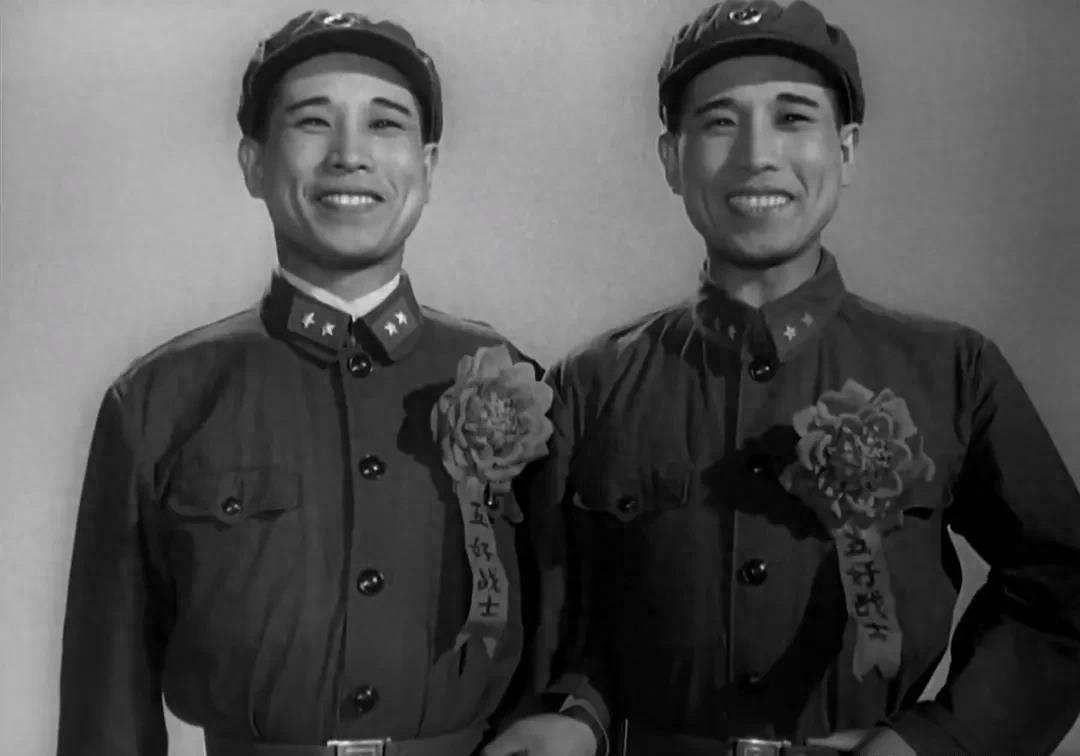 《哥俩好》展现了兄弟情深的故事_认同_电影_身份