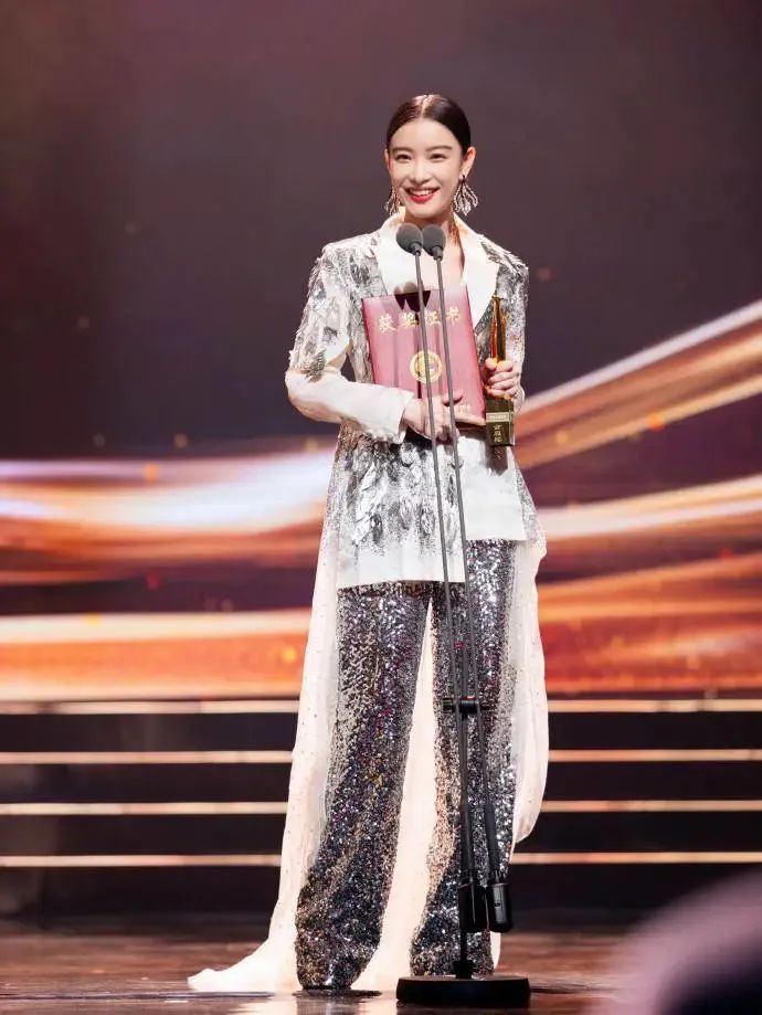 开播3天霸占热榜第一,倪妮好忙,刚拿下影后,新剧又稳了_叶流_昌东