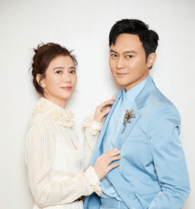 袁咏仪为50岁张智霖庆生,布置梦幻派对,夫妻花式凹造型俏皮搞怪_生日