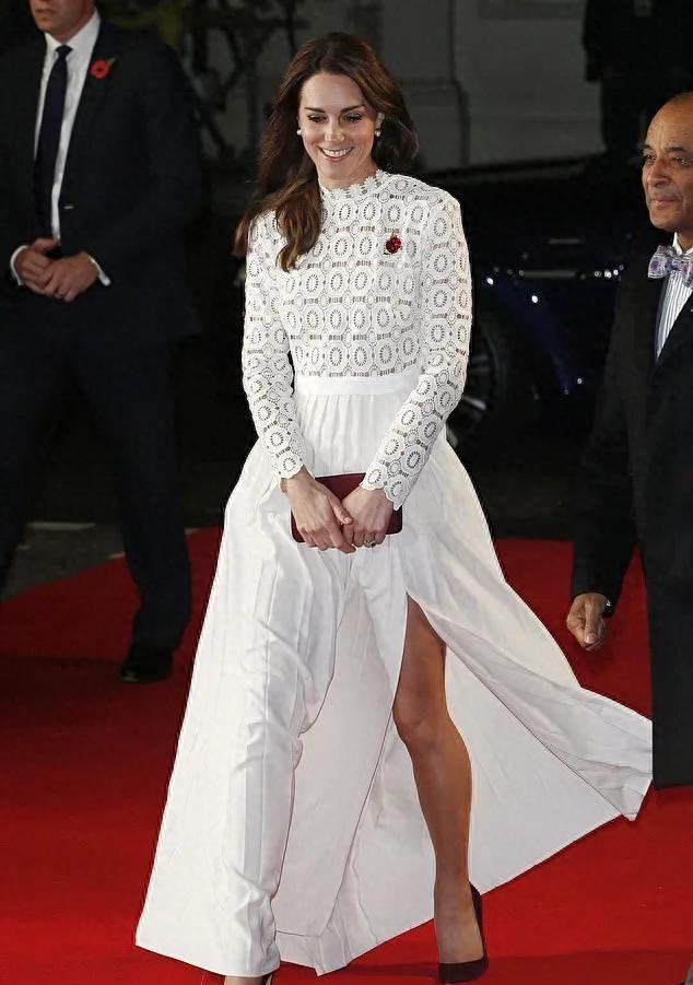 虽然女性王室需要穿得保守,但起衩人人都有美腿_连衣裙_凯特_开衩