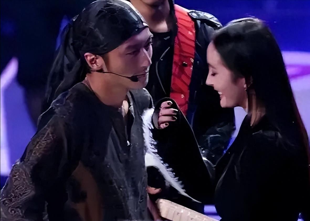 自从杨幂与刘恺威宣布分手后,关于她和谢霆锋之间的感情绯闻便开始