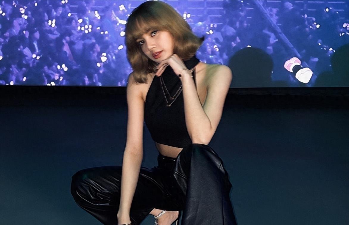 lisa疯马秀造型曝光,跳酒杯脱衣舞,王牌有1000个站姐脱粉抗议_表演