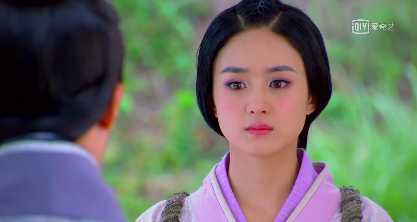 赵丽颖在《云中歌》中饰演的女配百合姑娘,这裹耳朵的三分头发型是