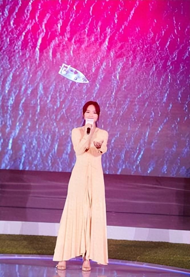 总的来说,吉克隽逸和周笔畅都是中国音乐界的璀璨之星.