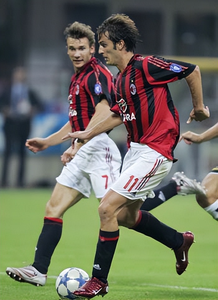 ac米兰队史今天:2005年舍瓦 卡卡 安布进球,3-1锡耶纳意甲2连胜