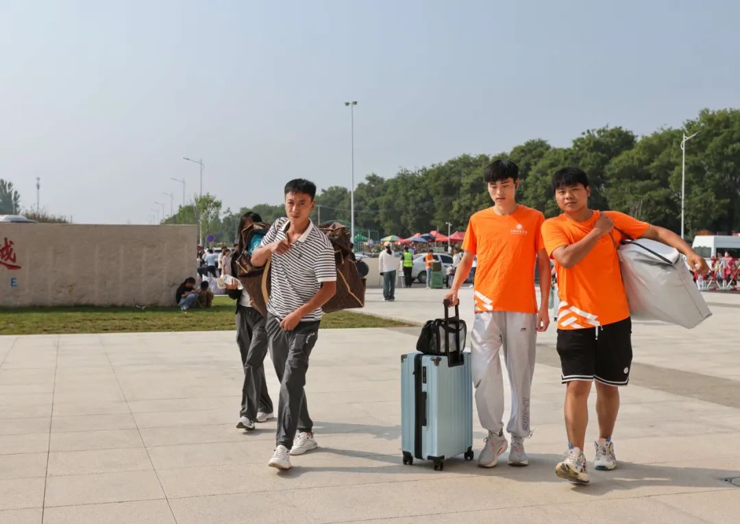 欢迎中原科技学院新生开启大学新生活!