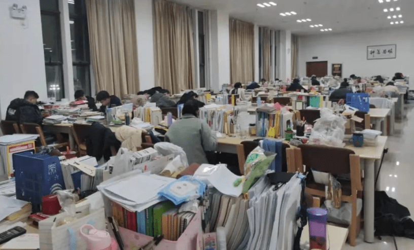 原创            张雪峰总结，2种大学生考研是浪费青春，花钱报培训班也没用